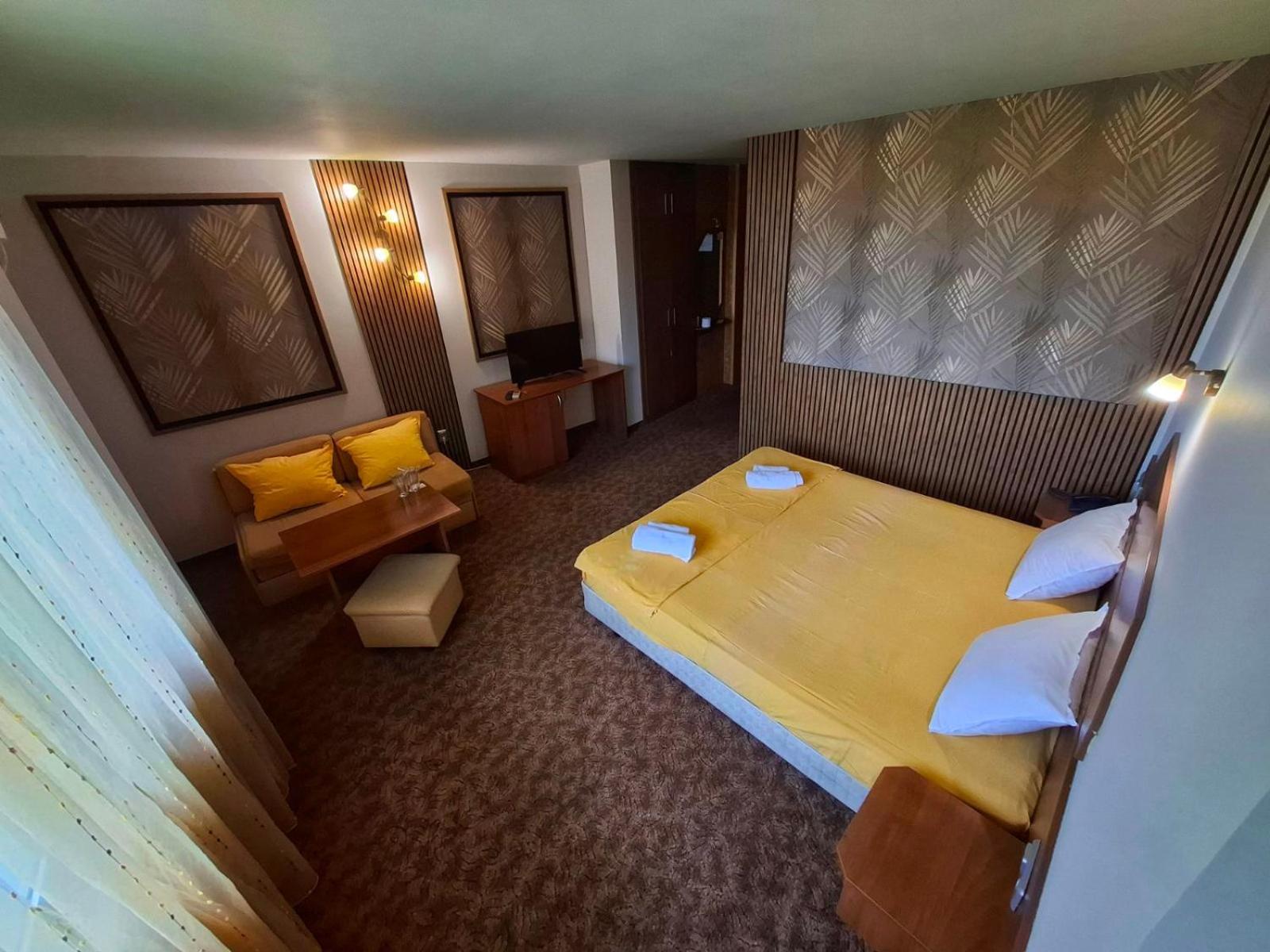 Korona Hotel Blagoevgrad Bagian luar foto